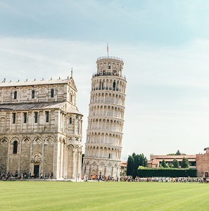 Leaning tower of pisa Italy