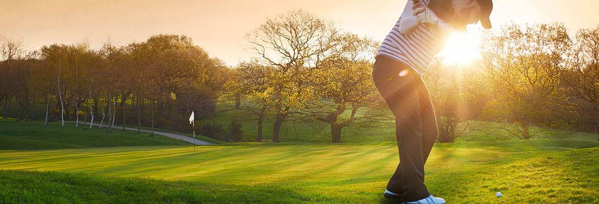 travel insurance with golf clubs